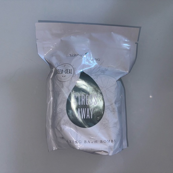 YoungLiving Bath Bombs - Picture 1 of 2